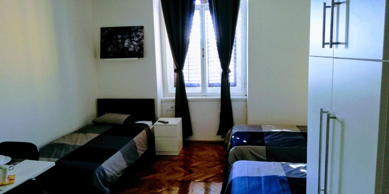 Pula Center Green Park Apartments And Rooms Εξωτερικό φωτογραφία