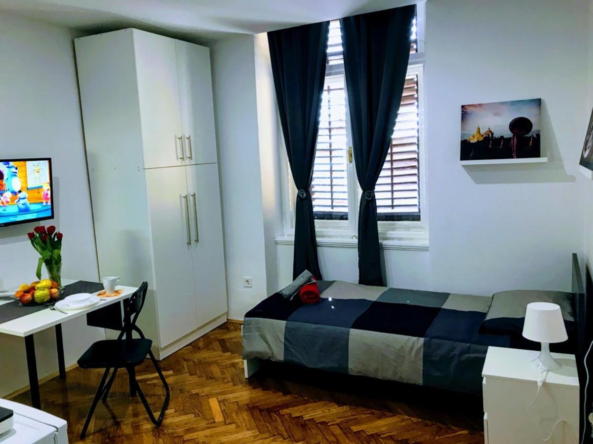 Pula Center Green Park Apartments And Rooms Εξωτερικό φωτογραφία