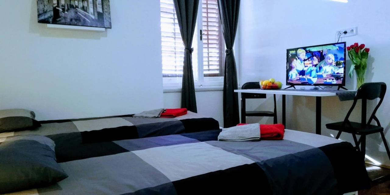Pula Center Green Park Apartments And Rooms Εξωτερικό φωτογραφία