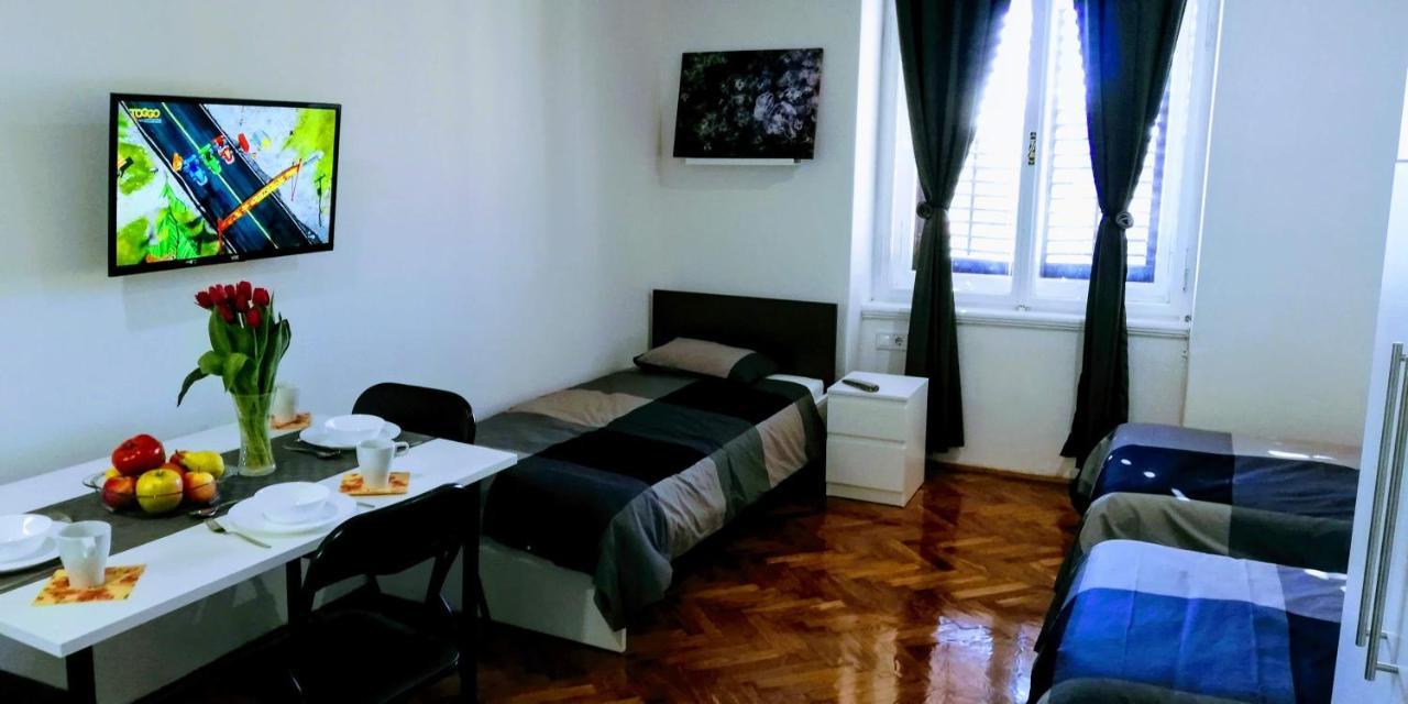 Pula Center Green Park Apartments And Rooms Εξωτερικό φωτογραφία