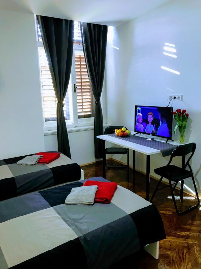 Pula Center Green Park Apartments And Rooms Εξωτερικό φωτογραφία