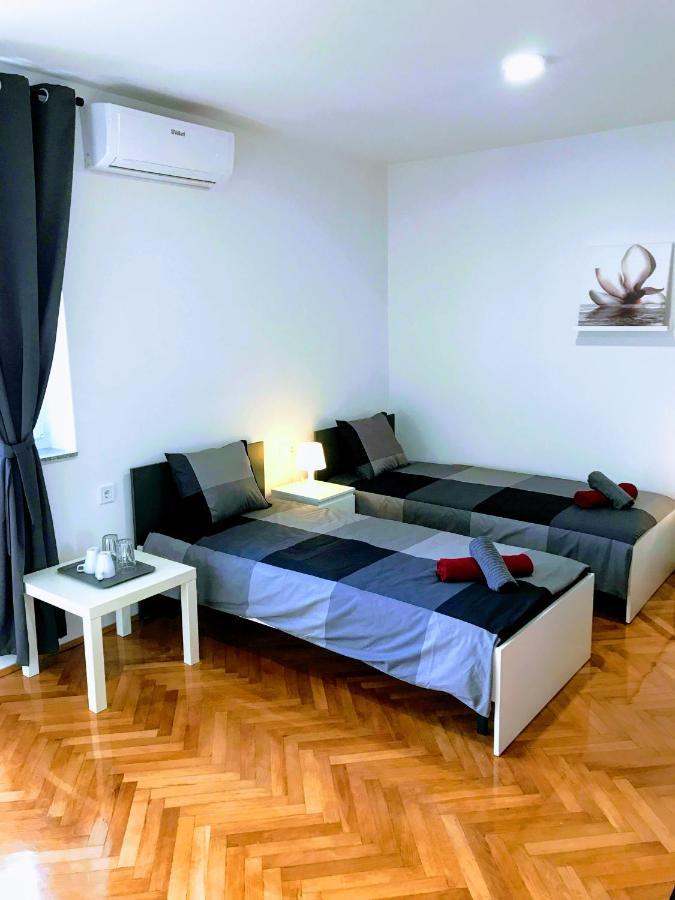 Pula Center Green Park Apartments And Rooms Εξωτερικό φωτογραφία