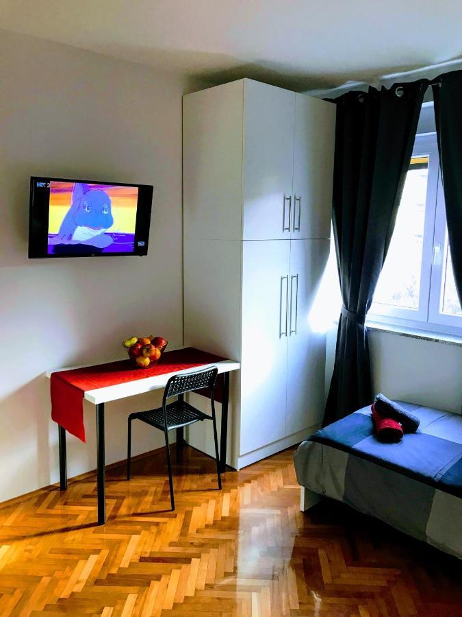 Pula Center Green Park Apartments And Rooms Εξωτερικό φωτογραφία